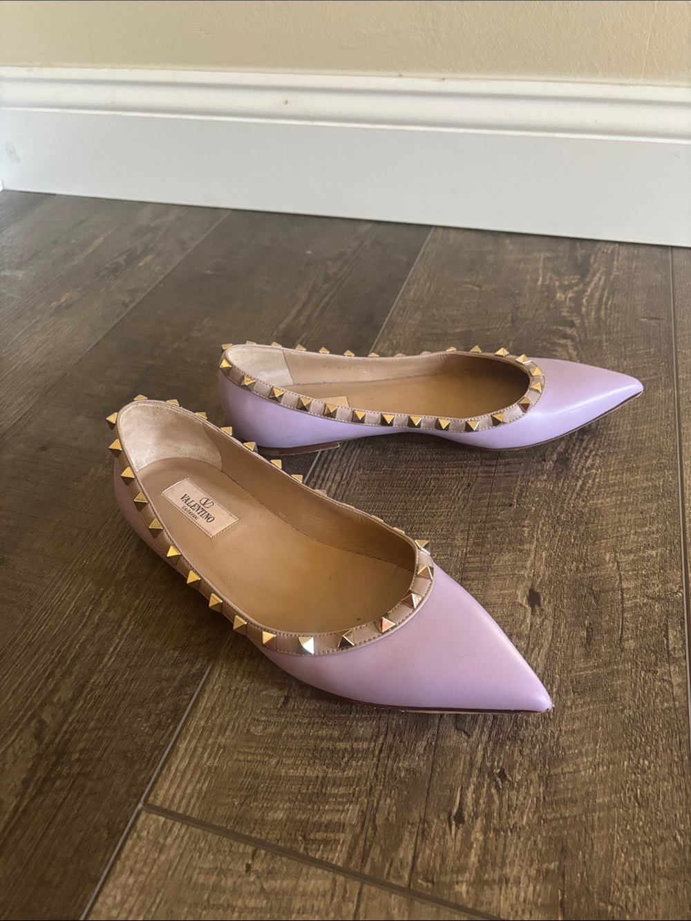 Valentino Garavani Rockstud Ballet Flats in lavender leather colorway - Picture 16 of 17